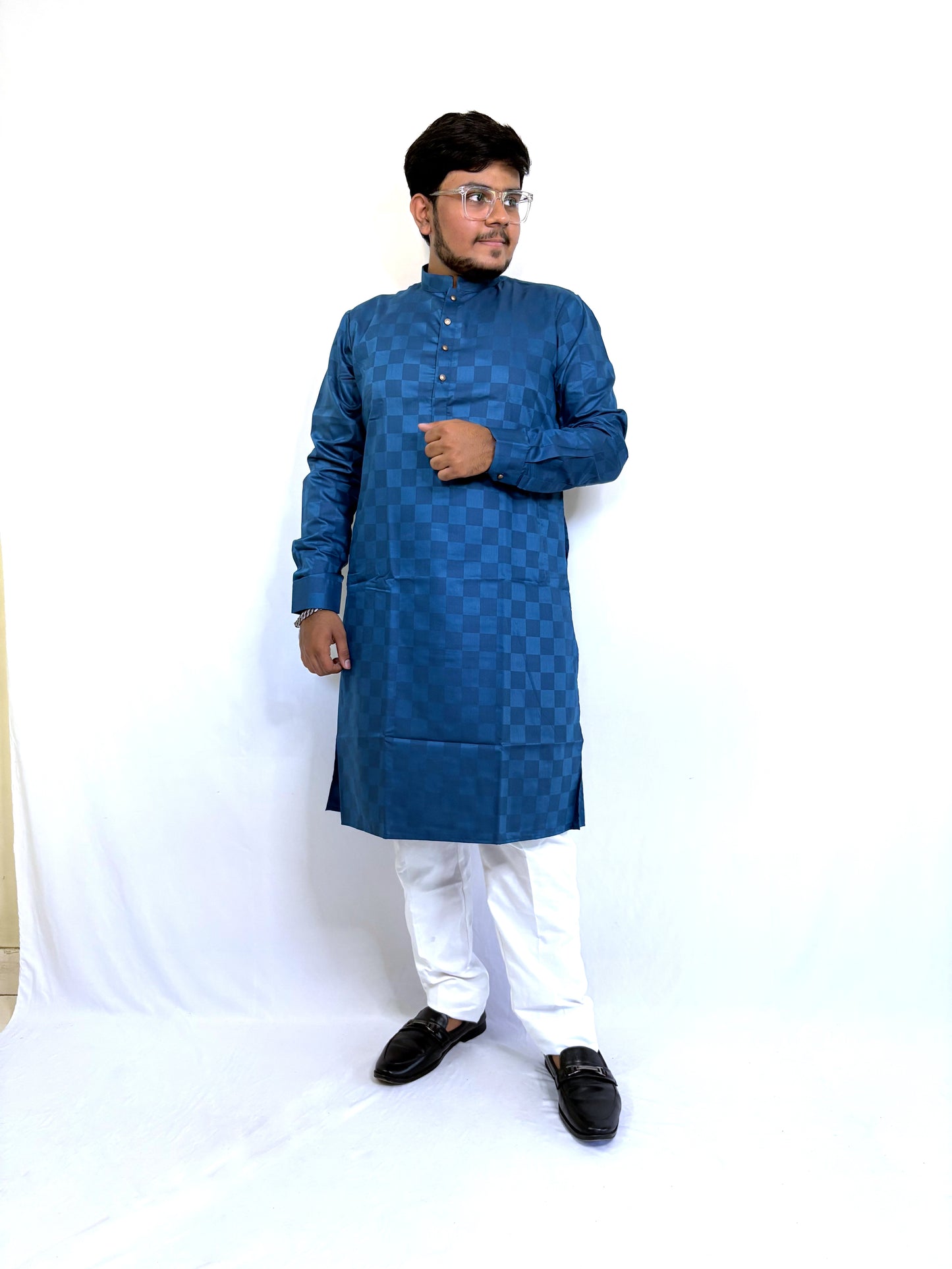 Front-right view of men’s royal blue kurta – perfect for weddings or ethnic days